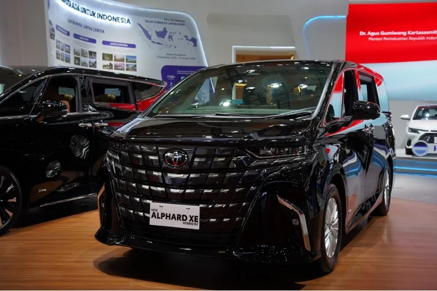 Toyota Alphard XE Bensin dan Hybrid 2026 Jadi Tipe Termurah, Simak Kelengkapannya